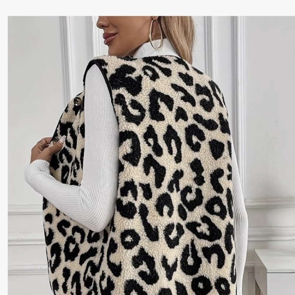 Leopard Print Button-Up Vest - Picture 4 of 4